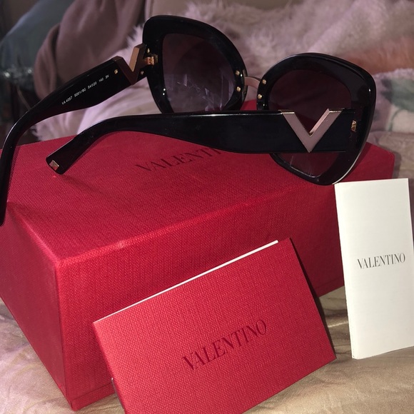 VALENTINO CAT EYE SUNGLASSES BRAND NEW - Picture 4 of 8
